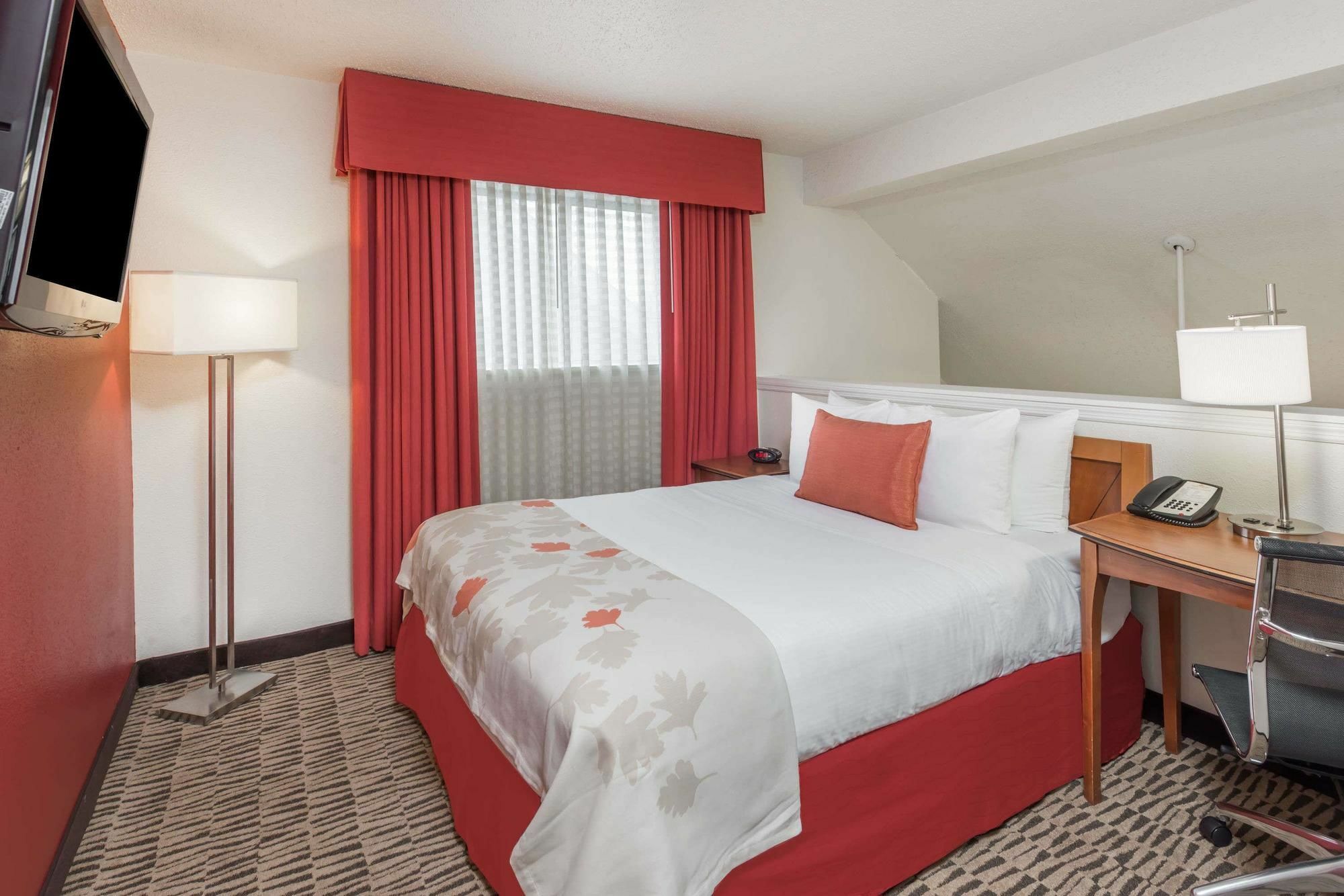 Value Suites Extended Stay - St Louis 马里兰高地 外观 照片